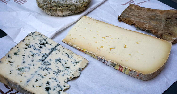 王道マリアージュ南イタリアのチーズとワイン