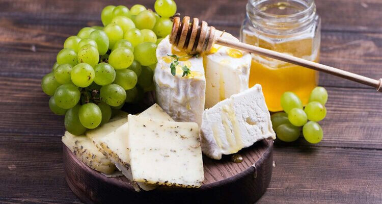 はちみつの上手な使い方とチーズとのペアリングを学ぼう！～ワインも一緒に楽しみましょう～