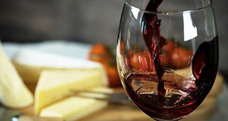 王道マリアージュ冬に楽しむのチーズとワイン